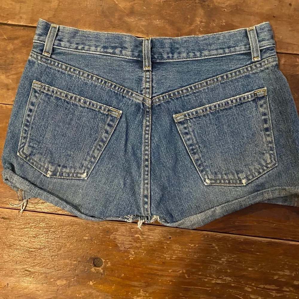BOY FIT jean shorts by GAP.... just like NEW!